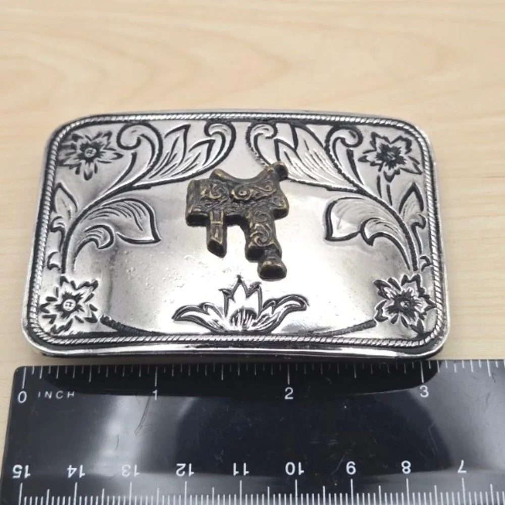 Vintage Western Saddle‎ Buckle Silver Tone Engraved Cowboy Rodeo USA Made